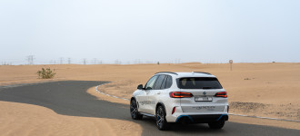 BMW iX5 Hydrogen a testovacie jazdy v púšti - vysoký výkon v extrémnych podmienkach