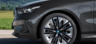 Zavŕšenie elektrifikácie: Nové BMW radu 5 Sedan je teraz dostupné aj s plug-in hybridnými pohonmi