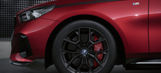 Exkluzívny športový charakter pre každú príležitosť: Doplnky BMW M Performance pre nové modely BMW radu 5 Touring a BMW i5 Touring.