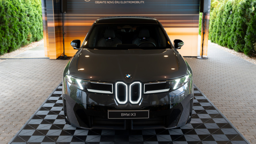 Slovenská premiéra BMW iX3