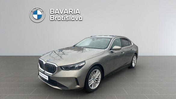 BMW 530e Sedan